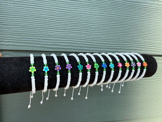 Cute Flower with green beads Bracelet
